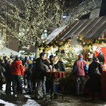 Blick auf die Stände von Original Regional auf dem Nürnberger Christkindlesmarkt.