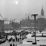 1956: Winterstimmung auf dem Christkindlesmarkt.