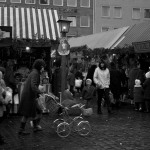 1966: Der Markt lockt immer mehr Besucher an.