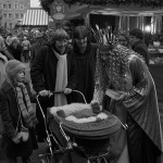1985: Das Christkind Tanja Zimmermann auf seinem Markt.