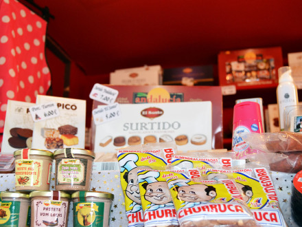 Das Bild zeigt Süßigkeiten vom Stand aus Córdoba auf dem Markt der Partner·städte.