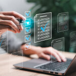 Erledigungen ganz einfach digital abschließen. Zuhause vor dem Laptop.