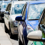 Autos, hintereinander stehend