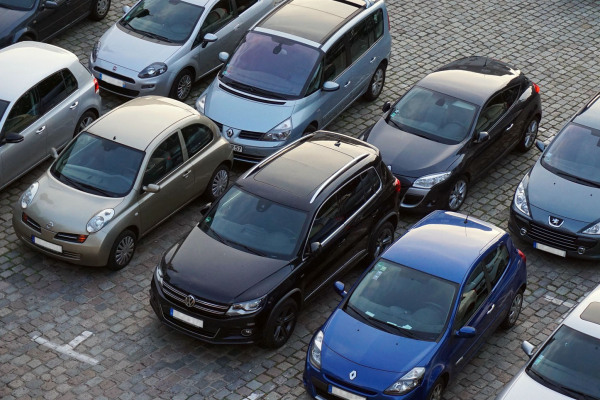 Parkende Autos