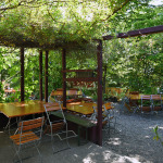 Blick in den Desi-Biergarten in St. Johannis