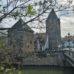 Blick auf den Heuturm (links) und den Schuldturm (rechts) auf der Insel Schütt.