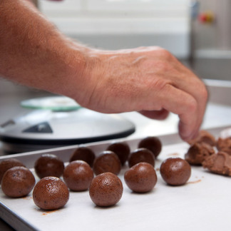 ( Bild: Christine Dierenbach / Stadt Nürnberg ) Lebkugeln von Wolfgang Marx