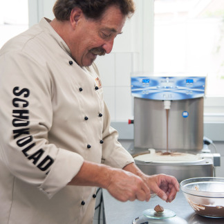 ( Bild: Christine Dierenbach / Stadt Nürnberg ) Lebkugeln von Wolfgang Marx