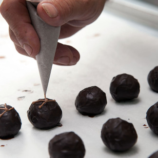 ( Bild: Christine Dierenbach / Stadt Nürnberg ) Lebkugeln von Wolfgang Marx