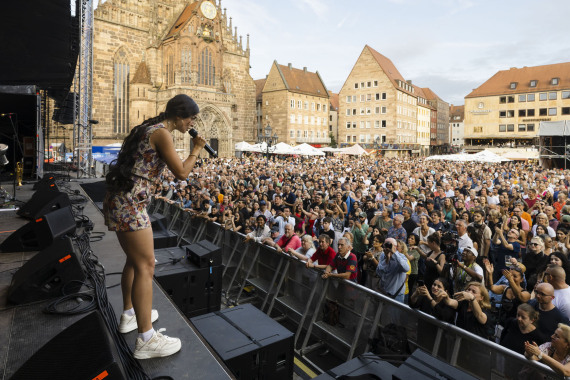 Ladaniva auf dem Hauptmarkt