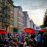 Menschen auf dem Hochstraßenfest in Nürnberg