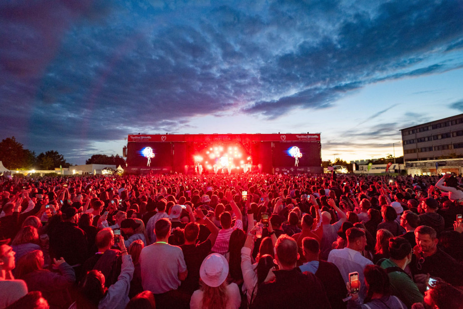 Festivalsummer am Airport Nürnberg. Blick auf die Mainstage.