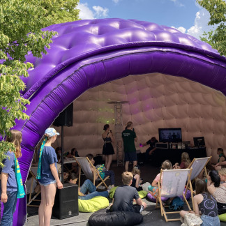 ( Bild: Andreas Leitgeber / Stadt Nürnberg ) Eindrücke aus dem Zentrum Jugend rund um die Junge Kirche LUX.
