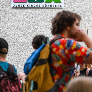 ( Bild: Christine Dierenbach/Presse und / Christine Dierenbach/Amt fuer Kommunikation und Stadtmarketing ) Flughafen bei Nacht