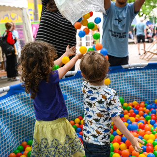 ( Bild: Christine Dierenbach/Presse und / Christine Dierenbach/Amt fuer Kommunikation und Stadtmarketing ) Eindrücke aus dem Zentrum Jugend rund um die Junge Kirche LUX.