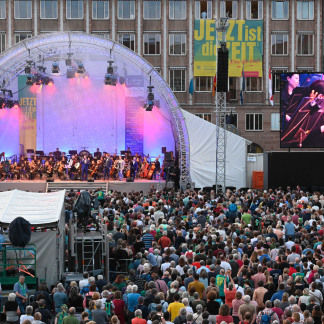 ( Bild: Christine Dierenbach/Amt fuer Ko / Christine Dierenbach/Amt fuer Kommunikation und Stadtmarketing ) Abengebet und Konzert Viva Voce