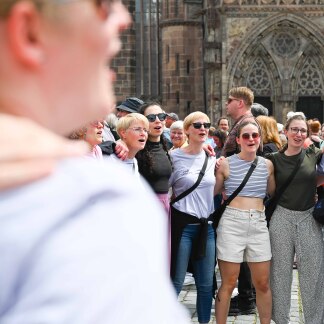 Am Sonntag versammelten sich viele Sängerinnen und Sänger auf dem Hauptmarkt. 