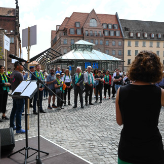( Bild: Christine Dierenbach / Christine Dierenbach / Stadt Nürnberg ) Gedenken zu Beginn