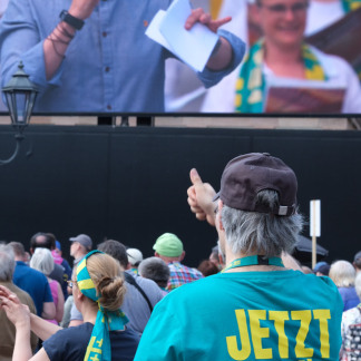 ( Bild: Robert Hackner / Stadt Nürnberg ) Impressionen vom Eröffnungsgottesdienst des Kirchentags auf dem Hauptmarkt