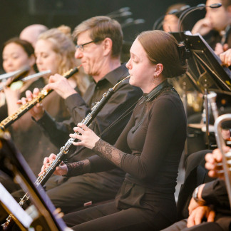 ( Bild: Peter Bongard / Deutscher Evangelischer Kirchentag ) Die a Cappella-Band Viva Voce begeisterte am Freitagabend gemeinsam mit den Nürnberger Symphonikern die Zuschauer auf dem Hauptmarkt.
