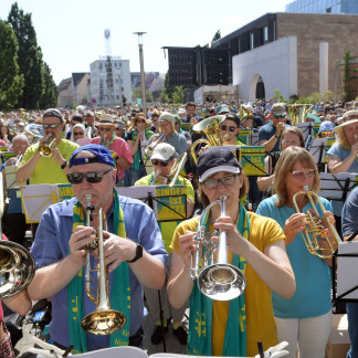 ( Bild: Anestis Aslanidis / Anestis Aslanidis / Deutscher Evangelischer Kirchentag ) Posaunenchöre des Kirchentags sorgten für musikalische Untermalung.