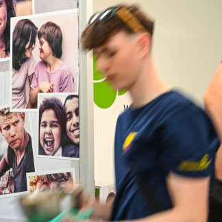 ( Bild: Christine Dierenbach/Presse und / Christine Dierenbach/Amt fuer Kommunikation und Stadtmarketing ) Flughafen bei Nacht