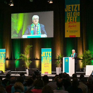 ( Bild: Christine Dierenbach / Stadt Nürnberg ) Bibelarbeit mit Bundespräsident Frank-Walter Steinmeier l