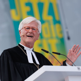 ( Bild: Peter Bongard / Peter Bongard / Deutscher Evangelischer Kirchentag ) Heinrich Bedford-Strohm hält die Predigt.