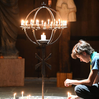 ( Bild: Christine Dierenbach / Stadt Nürnberg ) 130.000 Menschen besuchten zum Auftakt des Kirchentags am Mittwoch den Abend der Begegnung in der Nürnberger Innenstadt.