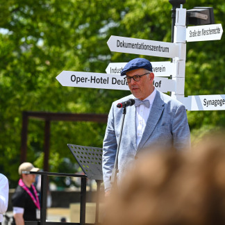 ( Bild: Christine Dierenbach / Christine Dierenbach / Stadt Nürnberg ) Gedenken zu Beginn