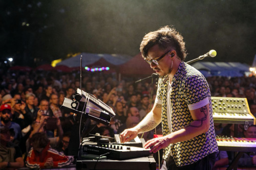 Musiker auf der Bühne auf dem Südstadtfest 2023.