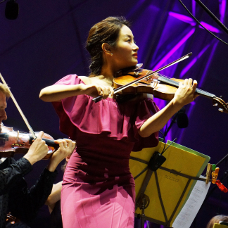 Bomsori Kim beim Geige spielen