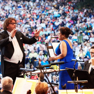 Marcus Bosch und Melba Ramos gemeinsam auf der Bühne  