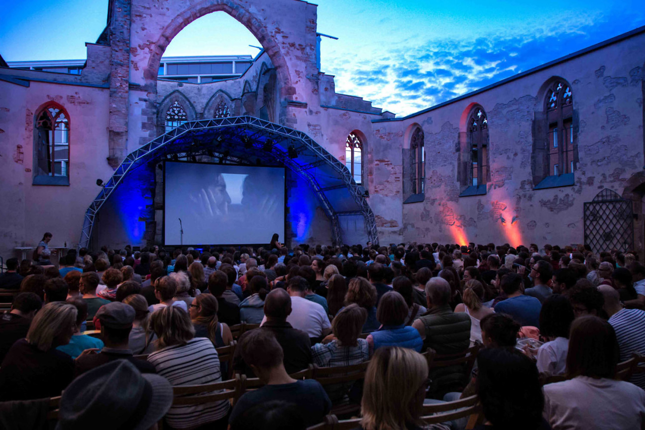Open Air Kino in der Katharinenruine, Bild © Ohne Bildnachweis