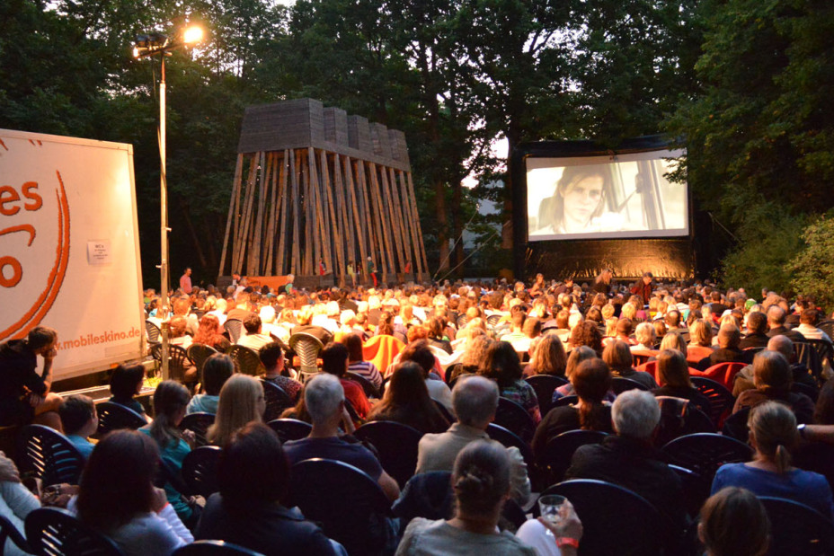 Sommernachtfilmfestival im Tiergarten.
