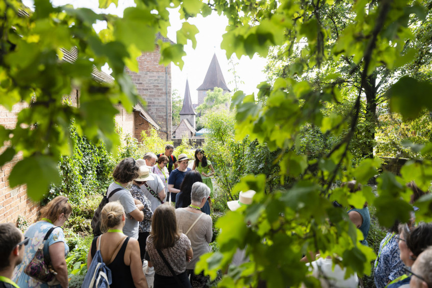 Bild © Uwe Niklas / Stadt Nürnberg Stadt(ver)führungen: Der Heilkräutergarten mit über 100 Pflanzenarten., Bild © Uwe Niklas / Stadt Nürnberg