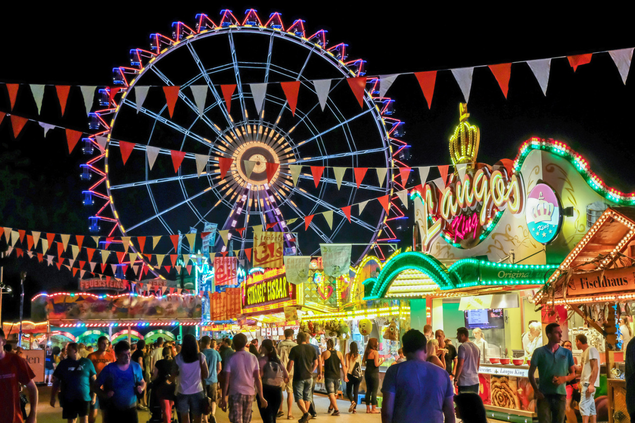 Bild © Robert Hackner / Stadt Nürnberg Das Herbstvolksfest bei Nacht., Bild © Robert Hackner / Stadt Nürnberg