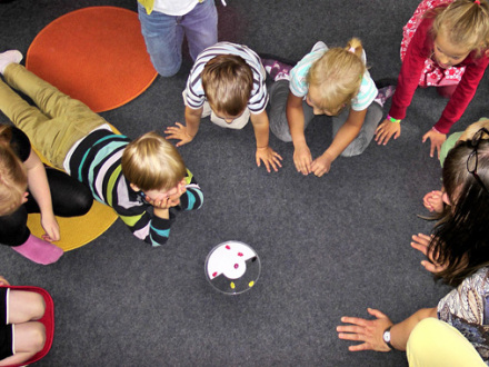 Bild © pixabay Foto: Kinder spielen in einem Kindergarten., Bild © pixabay