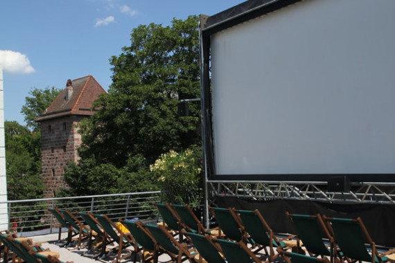 Open Air Kino auf der Dachterrasse des Cinecitta
