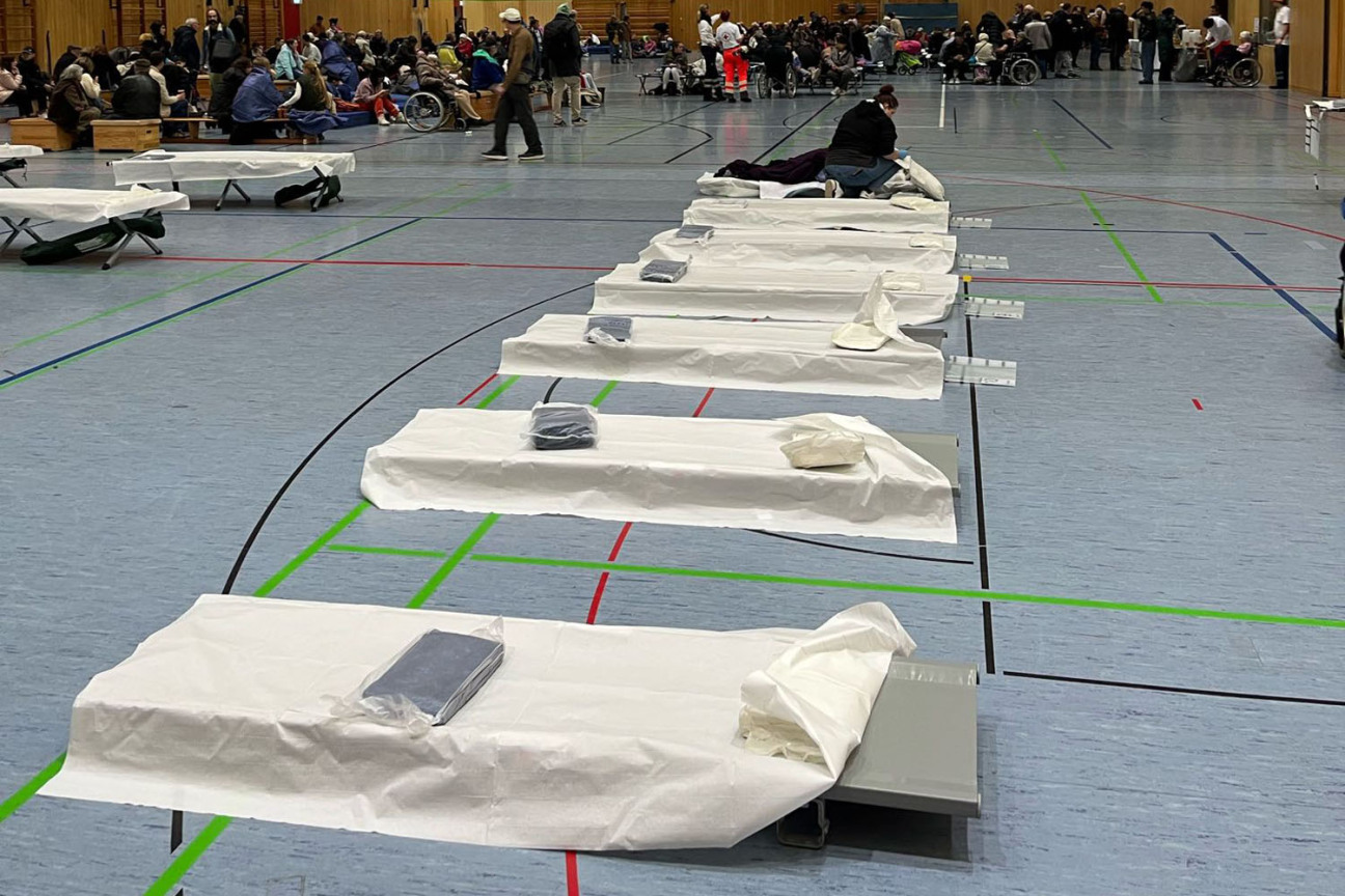 Fund einer Fliegerbombe am 14. November 2025: Bereitgestellte Betten in der Betreuungsstelle., Bild © Andreas Schwarzmann / Stadt Nürnberg