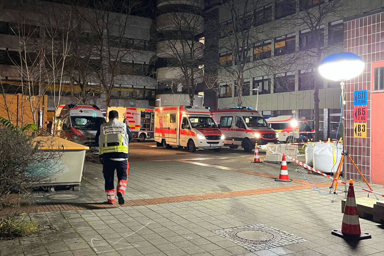 Fund einer Fliegerbombe am 14. November 2025: Betreuungsstelle am Berliner Platz., Bild © Andreas Schwarzmann / Stadt Nürnberg