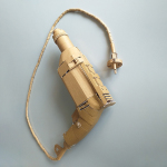 Bohrmaschine aus Wellpappe