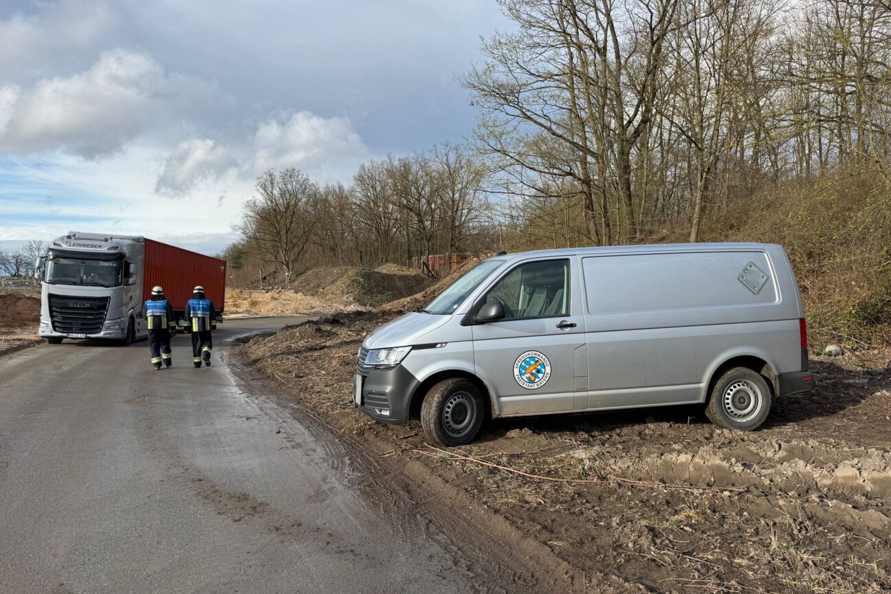 Der Bus des Sprengkommandos  in LIchtenreuth am 25. März 2026., Bild © Feuerwehr Nürnberg