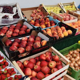 Frisches Obst bei Akarca's Grüne Welt.