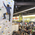 (Bild: Bischof & Broel / AFAG Messen und Ausstellungen GmbH) Kletterer auf der Freizeit Messe Nürnberg
