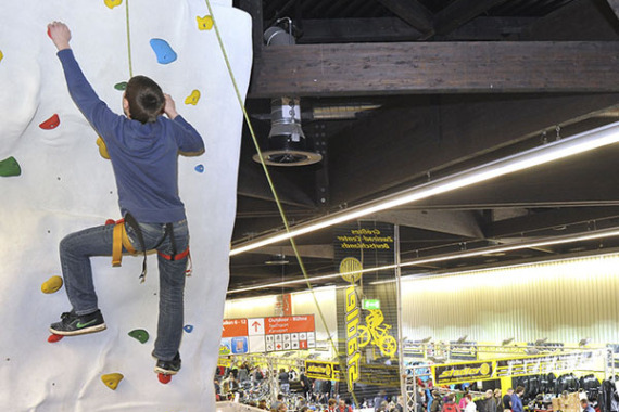Kletterer auf der Freizeit Messe Nürnberg