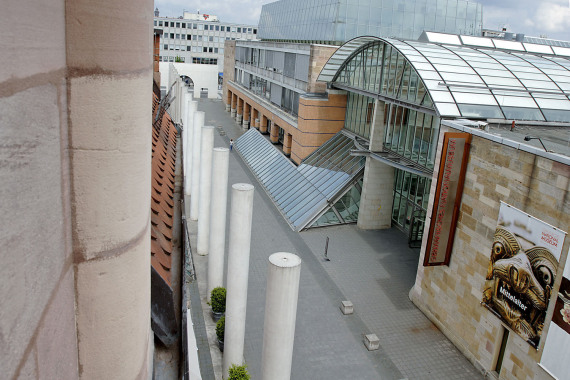 Eingang zum Germanischen Nationalmuseum und Straße der Menschenrechte