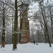 Turm auf dem Schmausenbuck im Winter