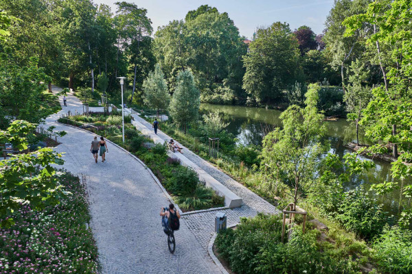 Kontumazgarten im Sommer.