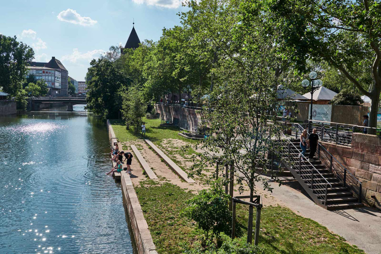 Pegnitzufer auf der Insel Schütt im Frühling., Bild © Gerhard Illig / Stadt Nürnberg